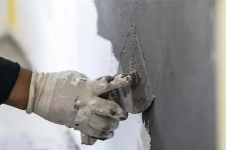 You are currently viewing How to bond plaster to new concrete or RCC without hacking