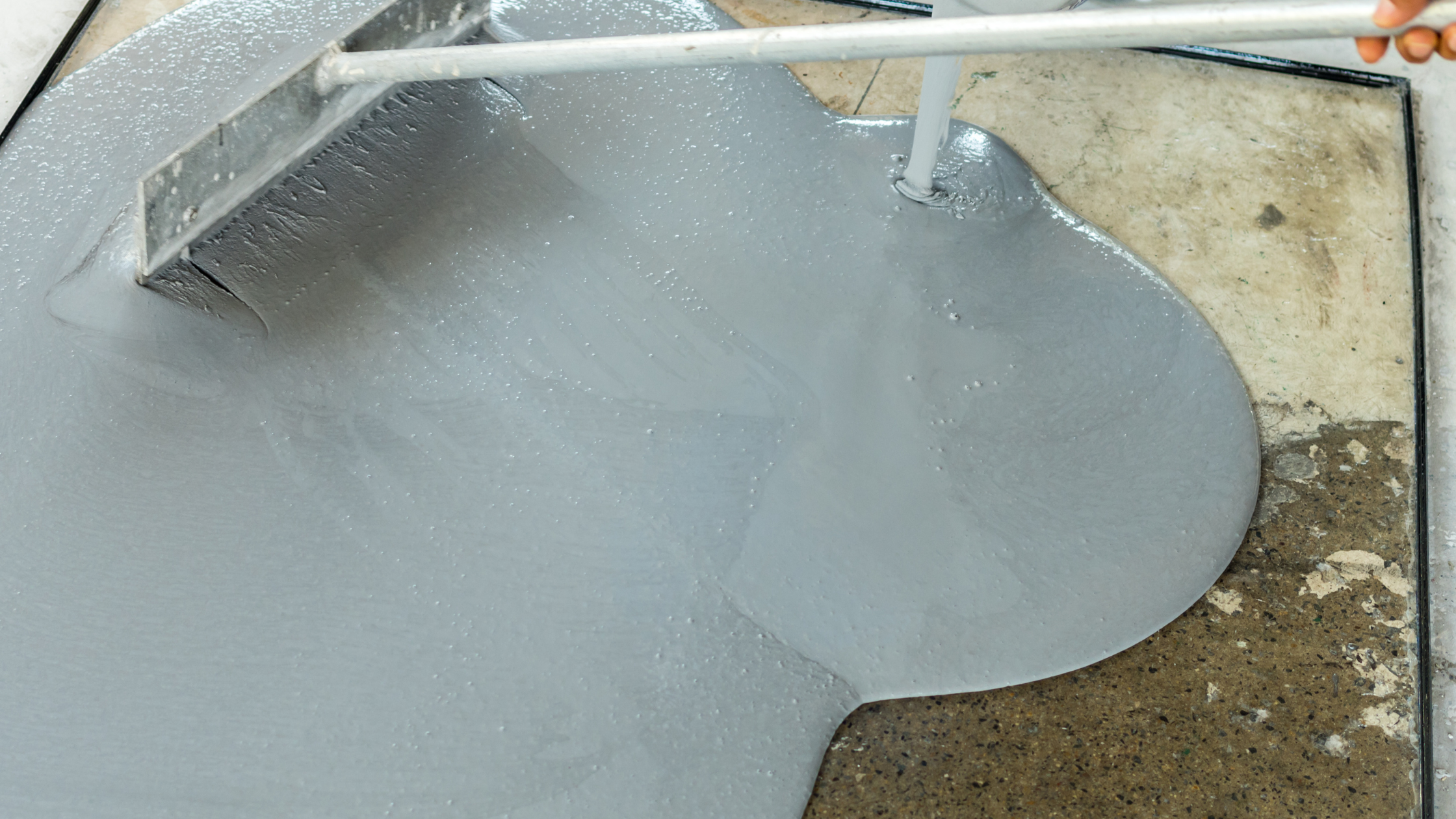 You are currently viewing 5 Reasons Why Airports Rely on PU Concrete Flooring