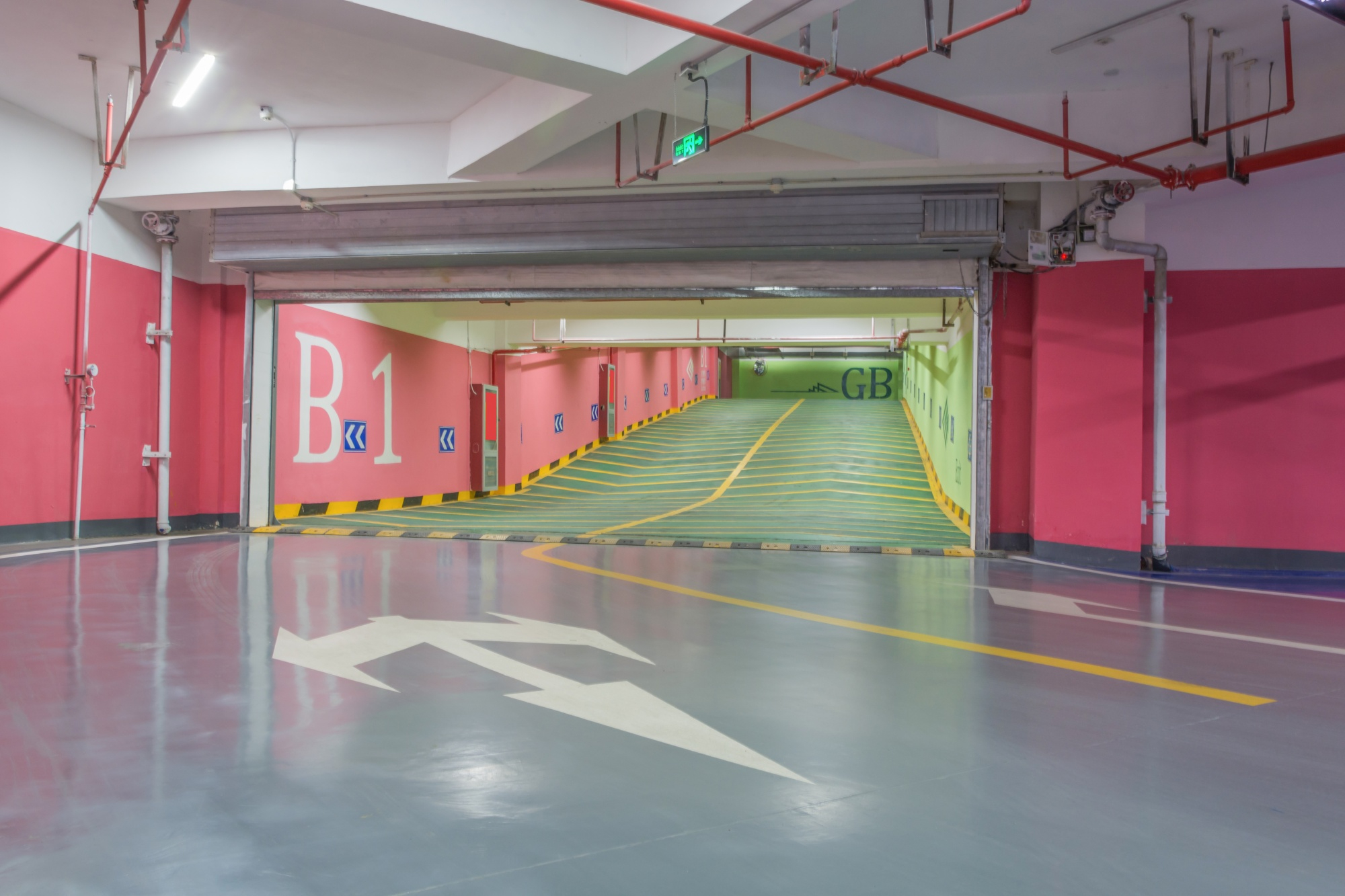 You are currently viewing 5 Signs Your Car Park Needs Epoxy Flooring
